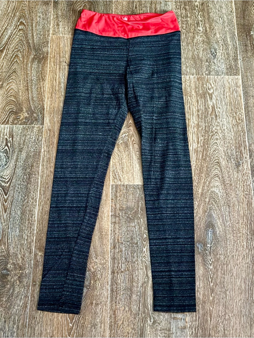 Women’s SO Perfect Yoga Pants Size Medium